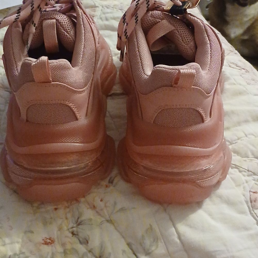 Balenciaga   - Picture 4 of 12